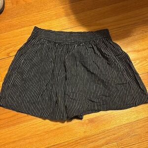 Gap loose shorts with elastic band